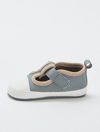 Zapatillas de casa estilo deportivas de tela