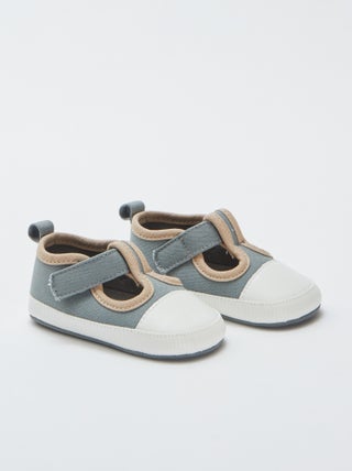 Zapatillas de casa estilo deportivas de tela