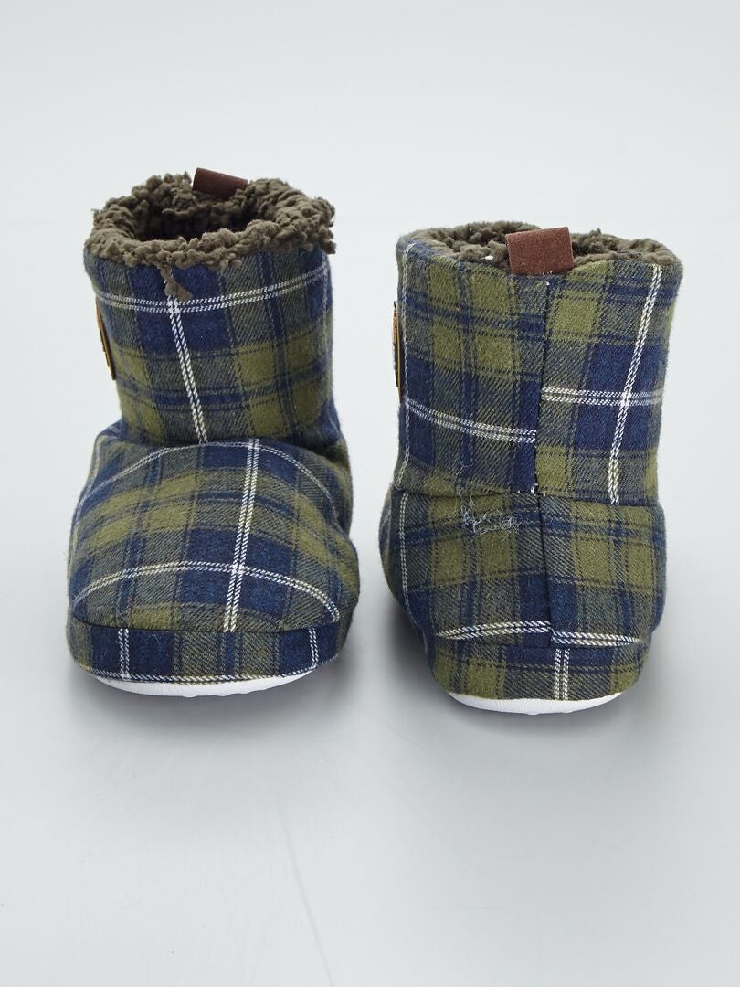 Zapatillas de casa forradas de cuadros caqui - Kiabi