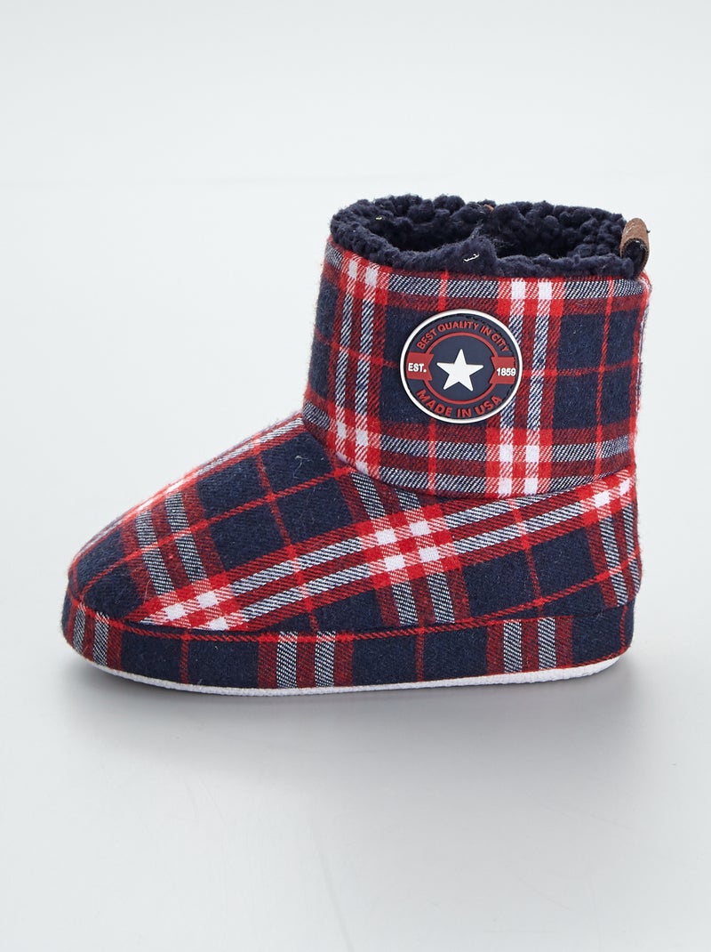 Zapatillas de casa forradas de cuadros rojo - Kiabi