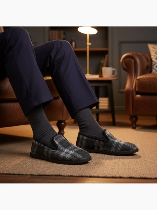 Zapatillas de casa hombre ozabi antideslizantes a cuadros, suela extraíble - Kiabi Zapatillas de casa hombre ozabi antideslizantes a cuadros, suela extraíble - Kiabi