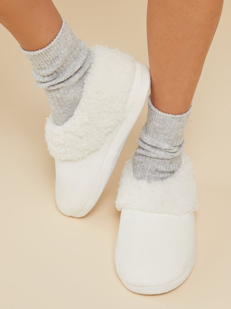 Zapatillas de casa tipo bota de pelo beige - Kiabi