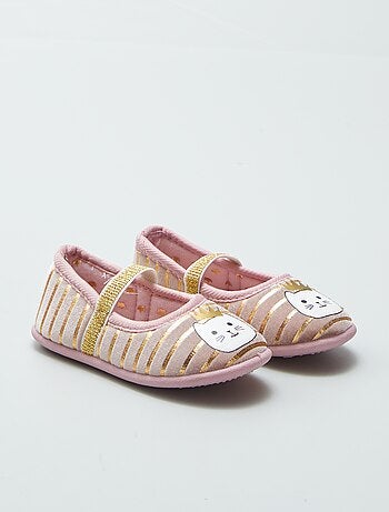 Zapatillas de casa tipo manoletinas 'gato'