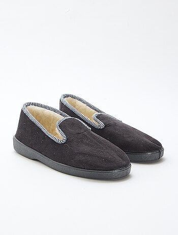 Zapatillas de estar en casa forradas con bordes en contraste
