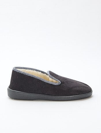 Zapatillas de estar en casa forradas con bordes en contraste