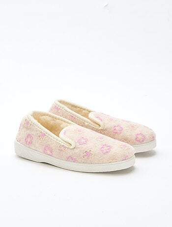 Zapatillas de estar por casa con motivo de flores bordadas