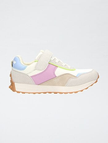Zapatillas de malla con apertura de cordones y velcro