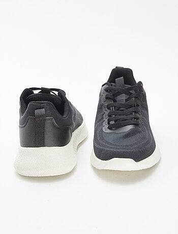 Zapatillas de malla tipo running con cordones