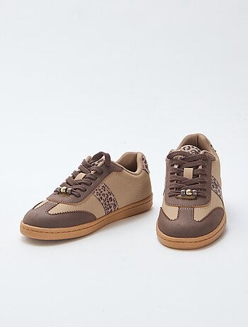 Zapatillas de moda con detalles estampados de leopardo