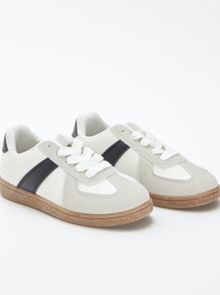Zapatillas de vestir tricolores