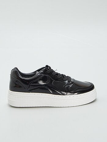 Zapatillas deportivas acharoladas con suela gruesa