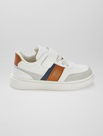 Zapatillas deportivas bajas con cierre con velcro y cordones