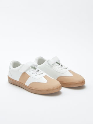 Zapatillas deportivas bajas con cordones elásticos + velcro