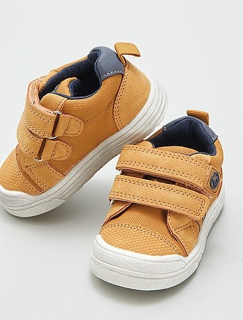Zapatillas deportivas bajas con velcros