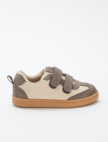 Zapatillas deportivas bicolores con velcros