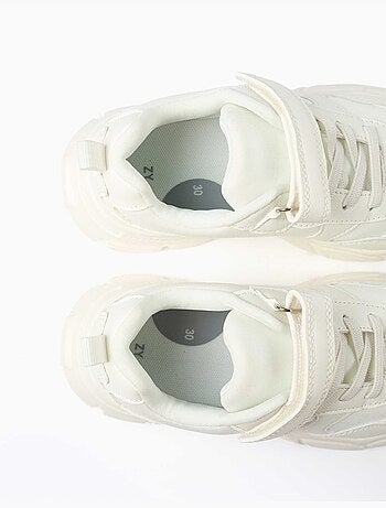 Zapatillas deportivas combinadas con forro de malla