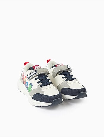 Zapatillas deportivas combinadas con los Vengadores