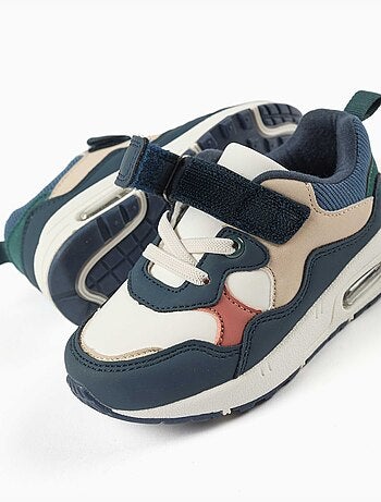 Zapatillas deportivas combinadas con suela antideslizante
