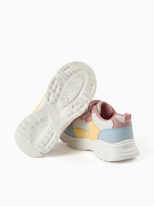 Zapatillas deportivas combinadas con suela gruesa - Kiabi Zapatillas deportivas combinadas con suela gruesa - Kiabi