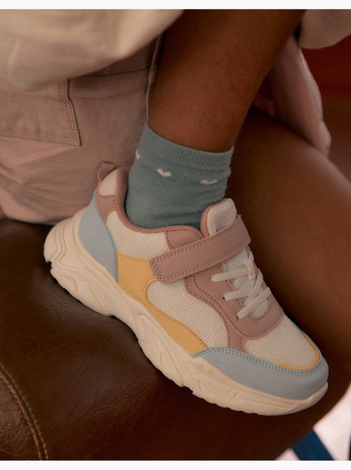 Zapatillas deportivas combinadas con suela gruesa - Kiabi