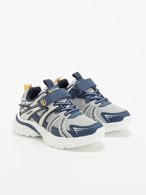 Zapatillas deportivas con cierres de velcro y cordones elásticos - Kiabi Zapatillas deportivas con cierres de velcro y cordones elásticos - Kiabi