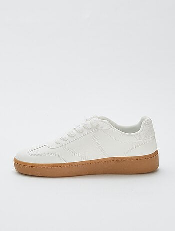 Zapatillas deportivas con cordones trenzados