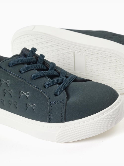 Zapatillas deportivas con lazos en relieve y cordones elásticos - Kiabi