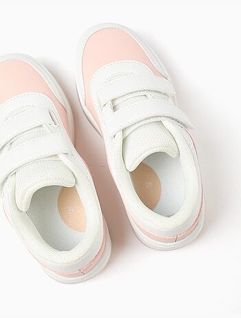 Zapatillas deportivas con tiras autoadherentes