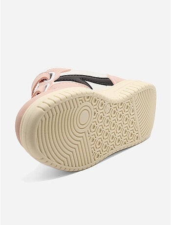 Zapatillas deportivas con velcro