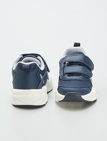 Zapatillas deportivas con velcros