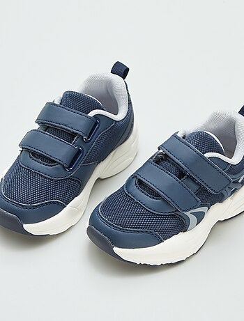 Zapatillas deportivas con velcros