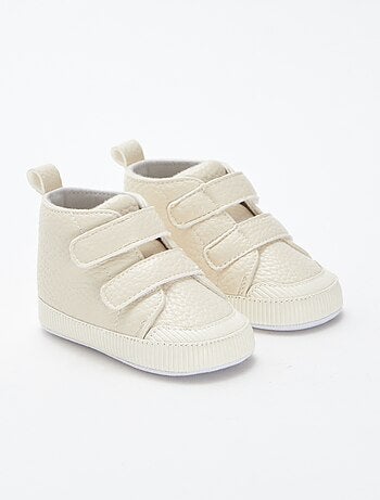 Zapatillas deportivas con velcros