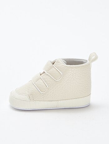 Zapatillas deportivas con velcros