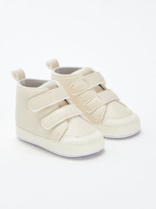 Zapatillas deportivas con velcros