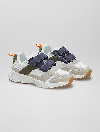 Zapatillas deportivas de dos materiales con velcro
