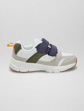 Zapatillas deportivas de dos materiales con velcro