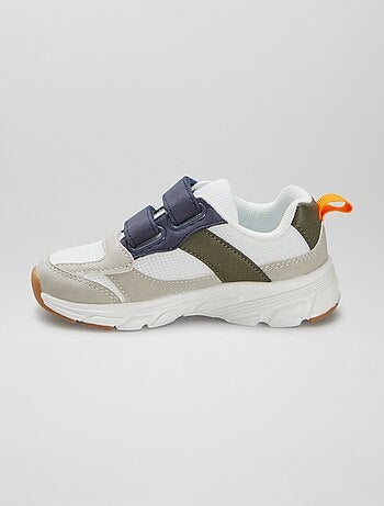 Zapatillas deportivas de dos materiales con velcro