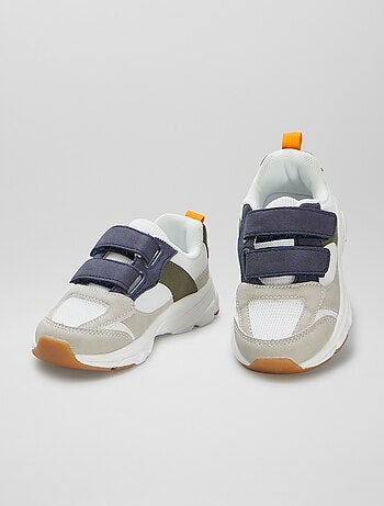 Zapatillas deportivas de dos materiales con velcro