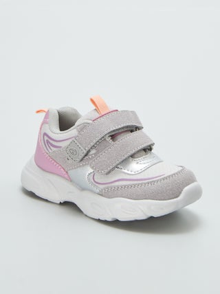 Zapatillas deportivas de dos materiales con velcros