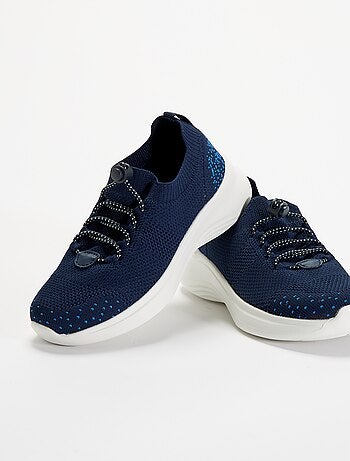 Zapatillas deportivas de malla con cordones y topes