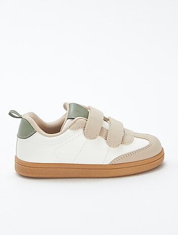 Zapatillas deportivas tricolores con velcros