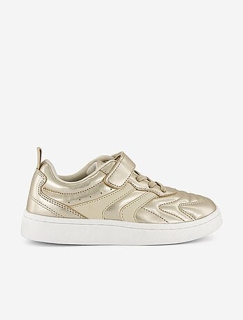 Zapatillas doradas con velcro