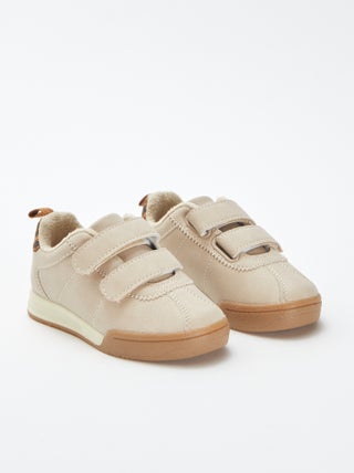 Zapatillas estilo running con velcros