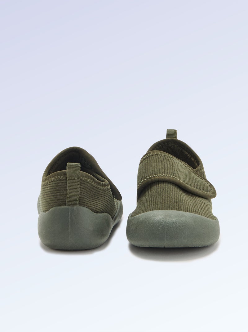 Zapatillas 'Kitchoun' suaves forradas barefoot Kaki - Kiabi
