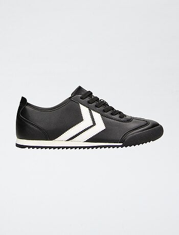 Zapatillas minimalistas de imitación piel