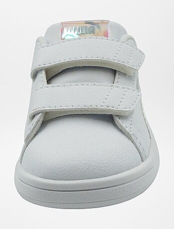 Zapatillas 'Puma' holográficas