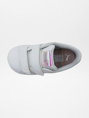 Zapatillas 'Puma' holográficas