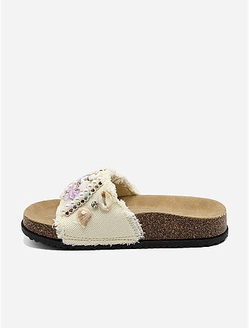 Zapatillas sin talón con detalles de perlas