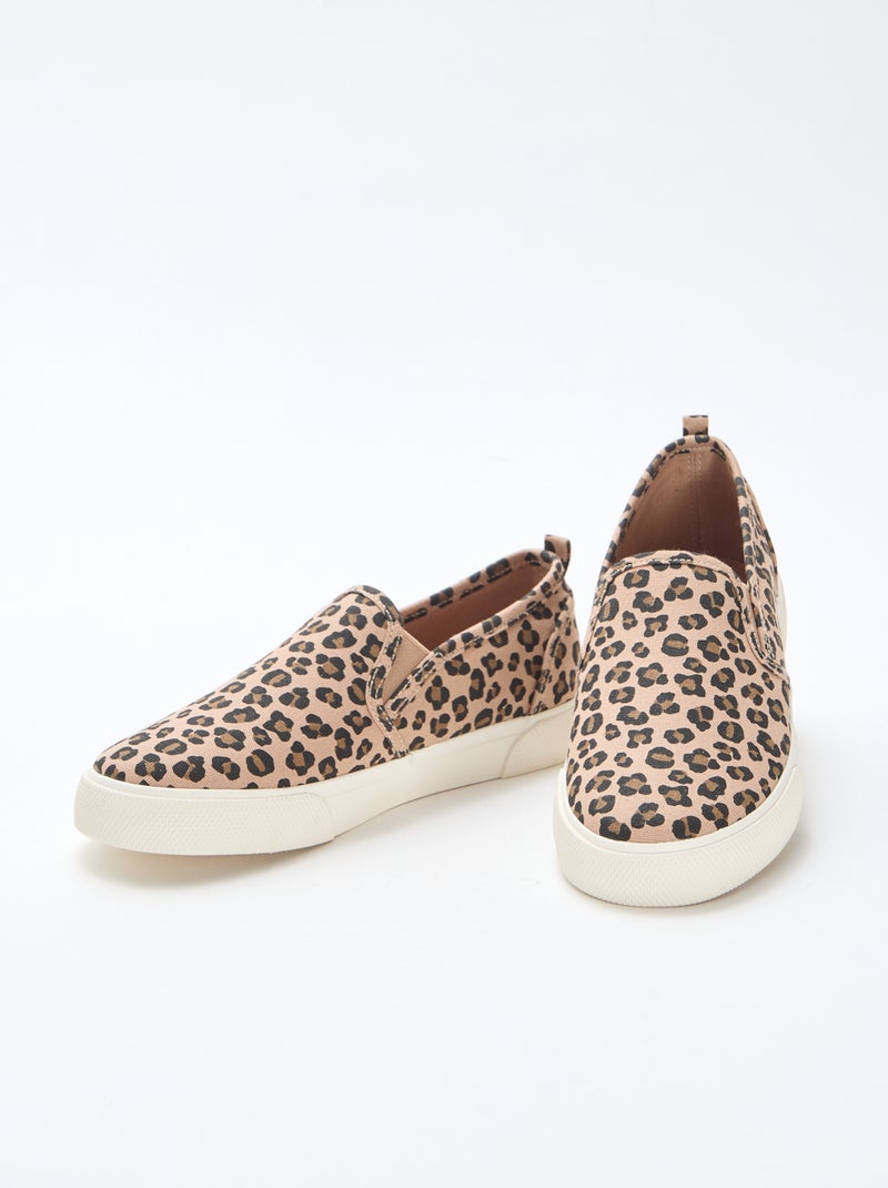 Zapatillas slip-on con estampado de leopardo Marron - Kiabi