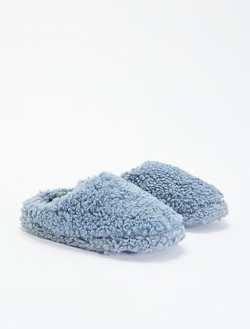 Zapatillas tipo mule con efecto borreguito